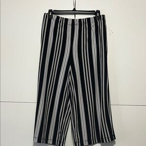 Susan Graver  Black White Gray Striped Wide Leg Cropped Pants